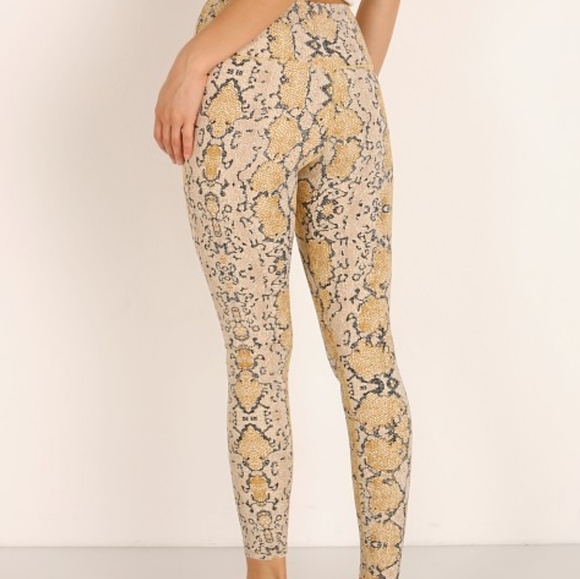 Varley Golden Snakeskin Sportsbra Zip Up Crop Top - Picture 5 of 7